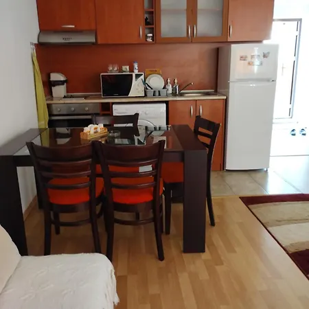 Kasndra بايالا