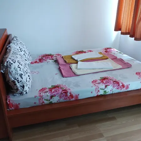 Kasndra Guest house