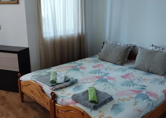 Kasndra Къща за гости